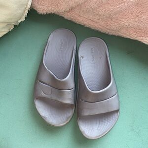 Oofos recovery slide lavender